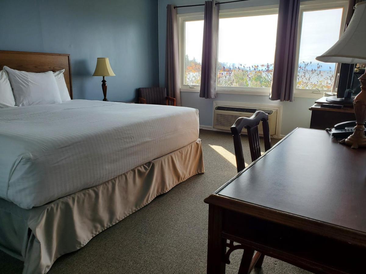 Carolyn Beach Inn Thessalon Luaran gambar