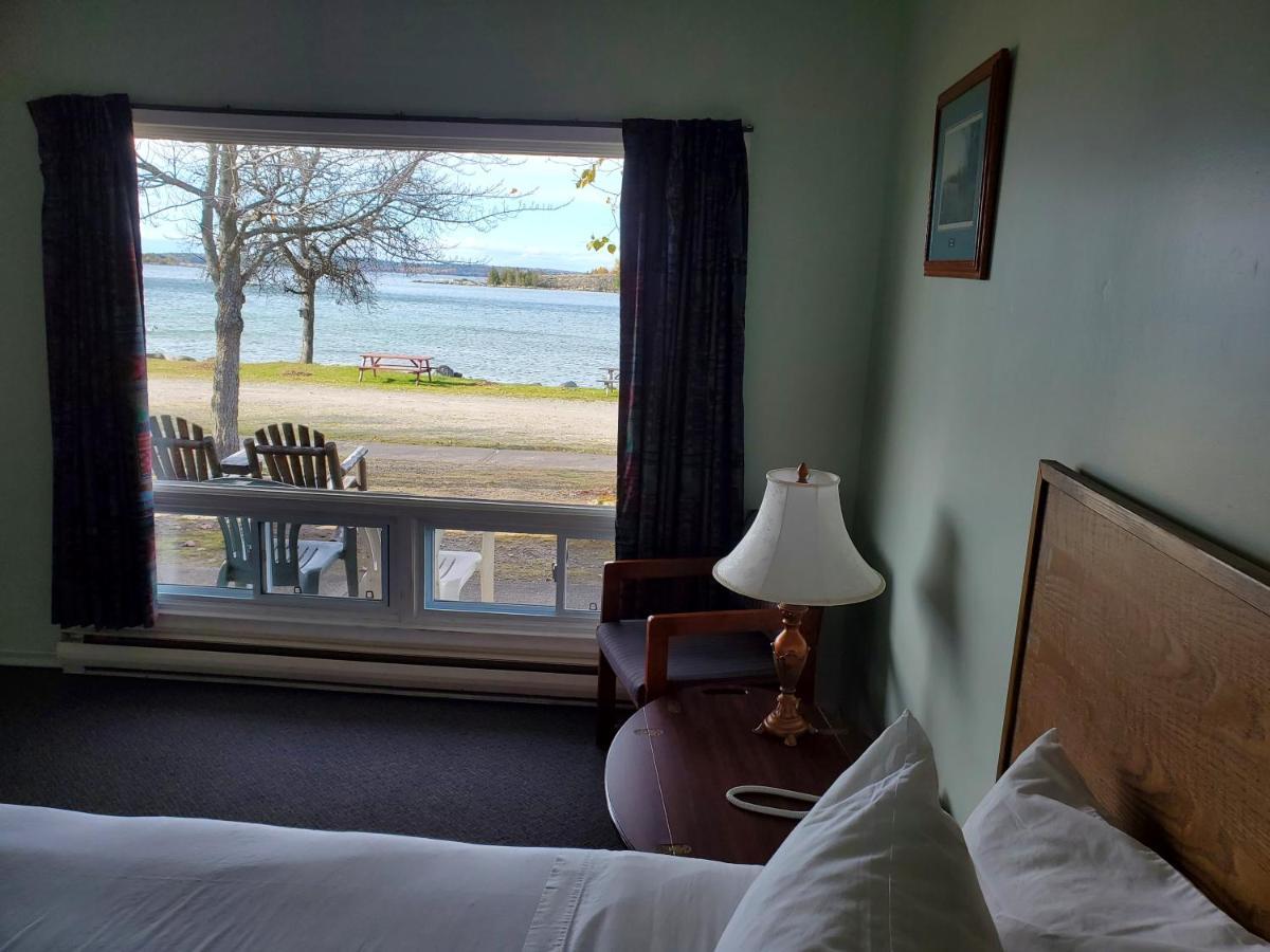 Carolyn Beach Inn Thessalon Luaran gambar