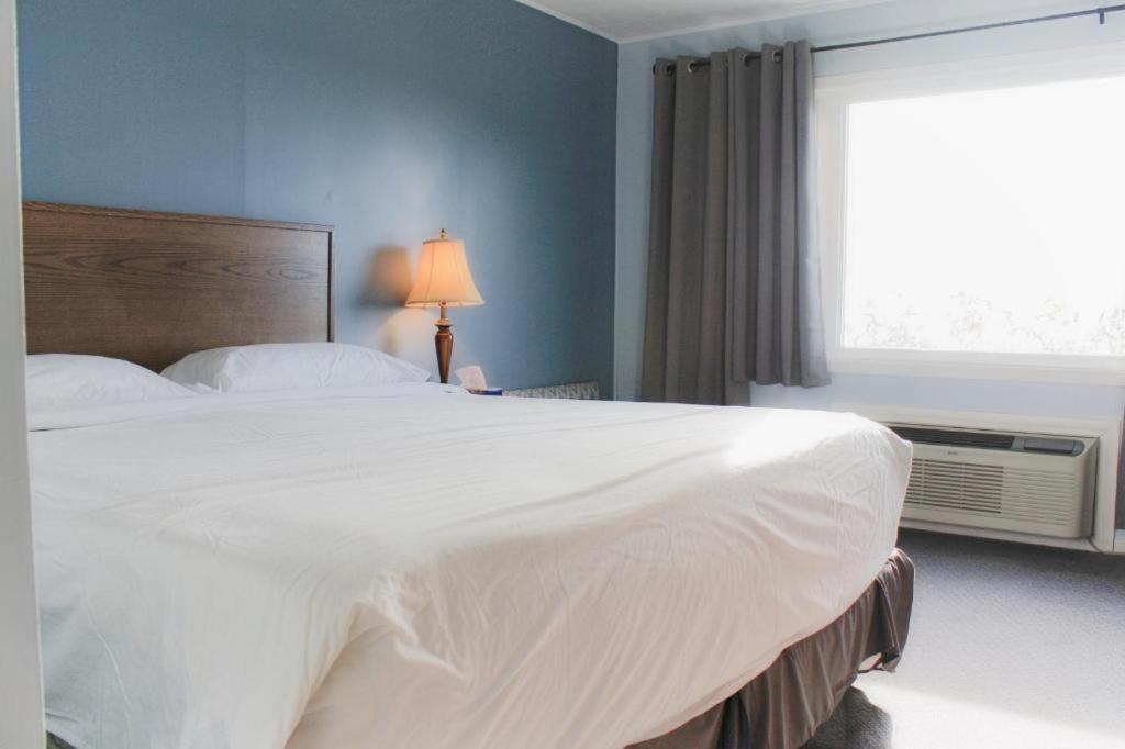 Carolyn Beach Inn Thessalon Luaran gambar