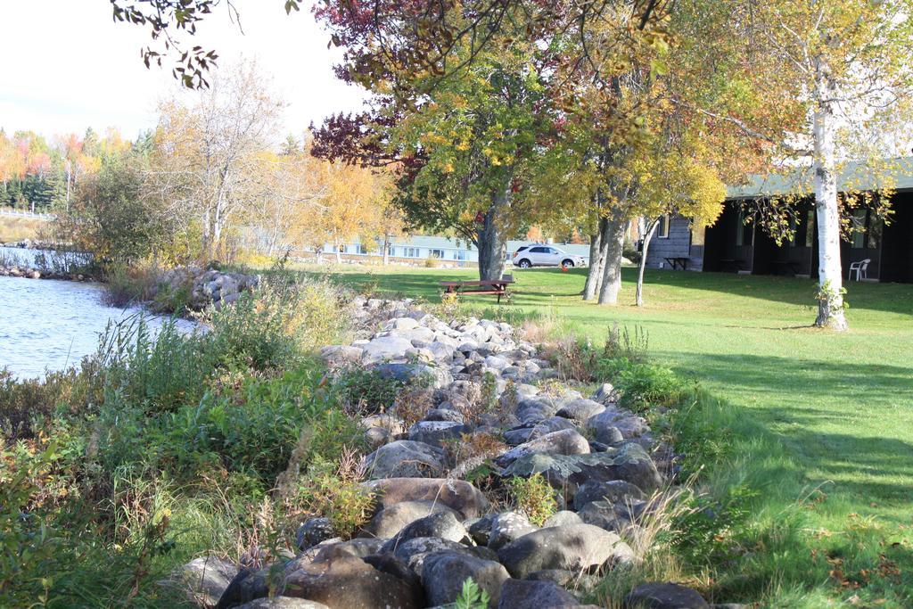 Carolyn Beach Inn Thessalon Luaran gambar