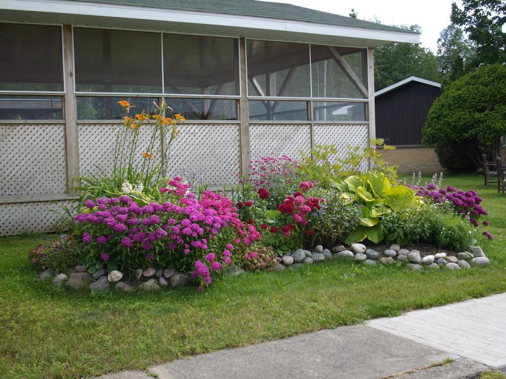 Carolyn Beach Inn Thessalon Luaran gambar