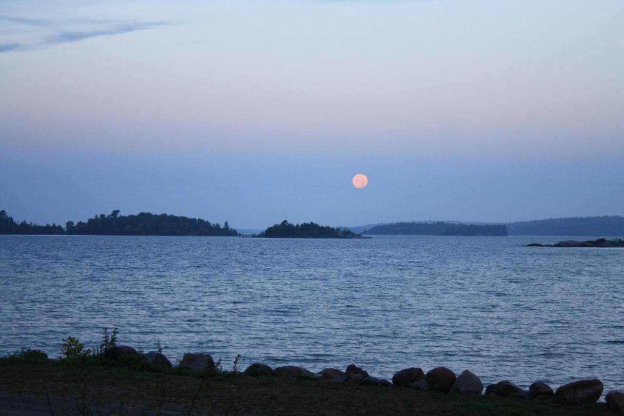 Carolyn Beach Inn Thessalon Luaran gambar